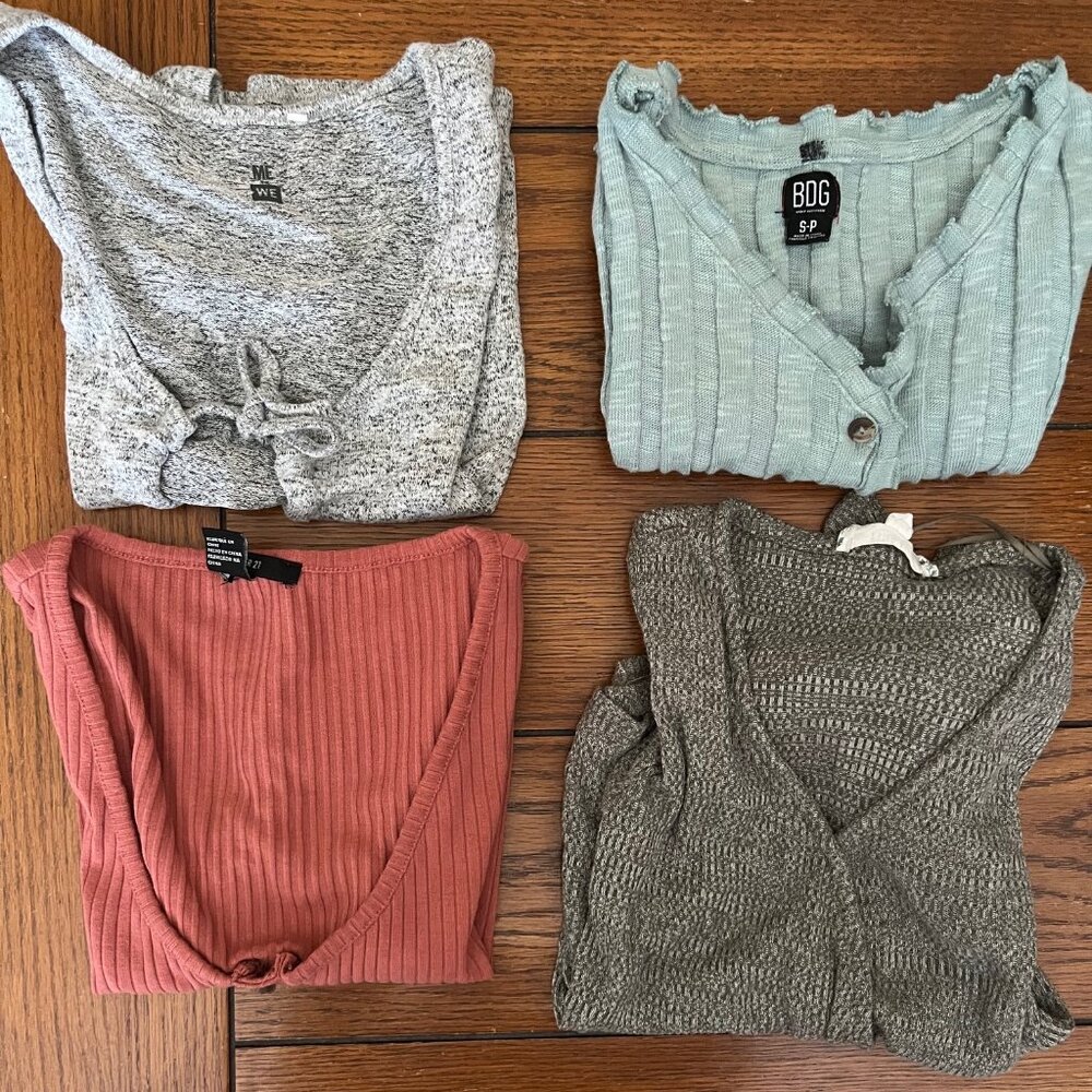 4 Women's Top - Size Small